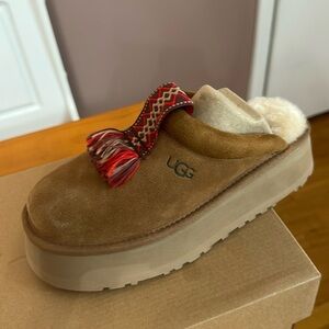 Brand New UGG Tazzle Never worn Still in Box.